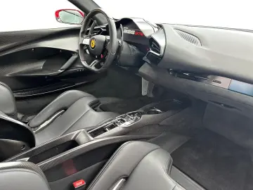 FERRARI 296 GTB 145.000€ an Optionals