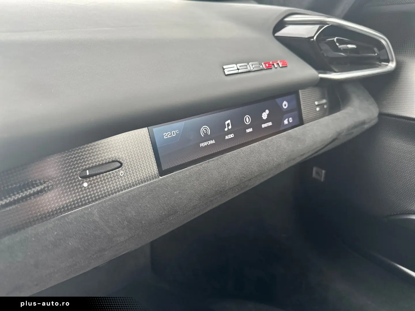 FERRARI 296 GTB 145.000€ an Optionals