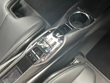 FERRARI 296 GTB 145.000€ an Optionals