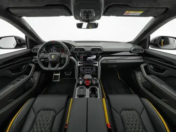 LAMBORGHINI Urus S