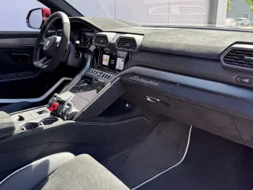 LAMBORGHINI Urus PERFORMANTE CARBON B&O MASSAGE PROD.2025