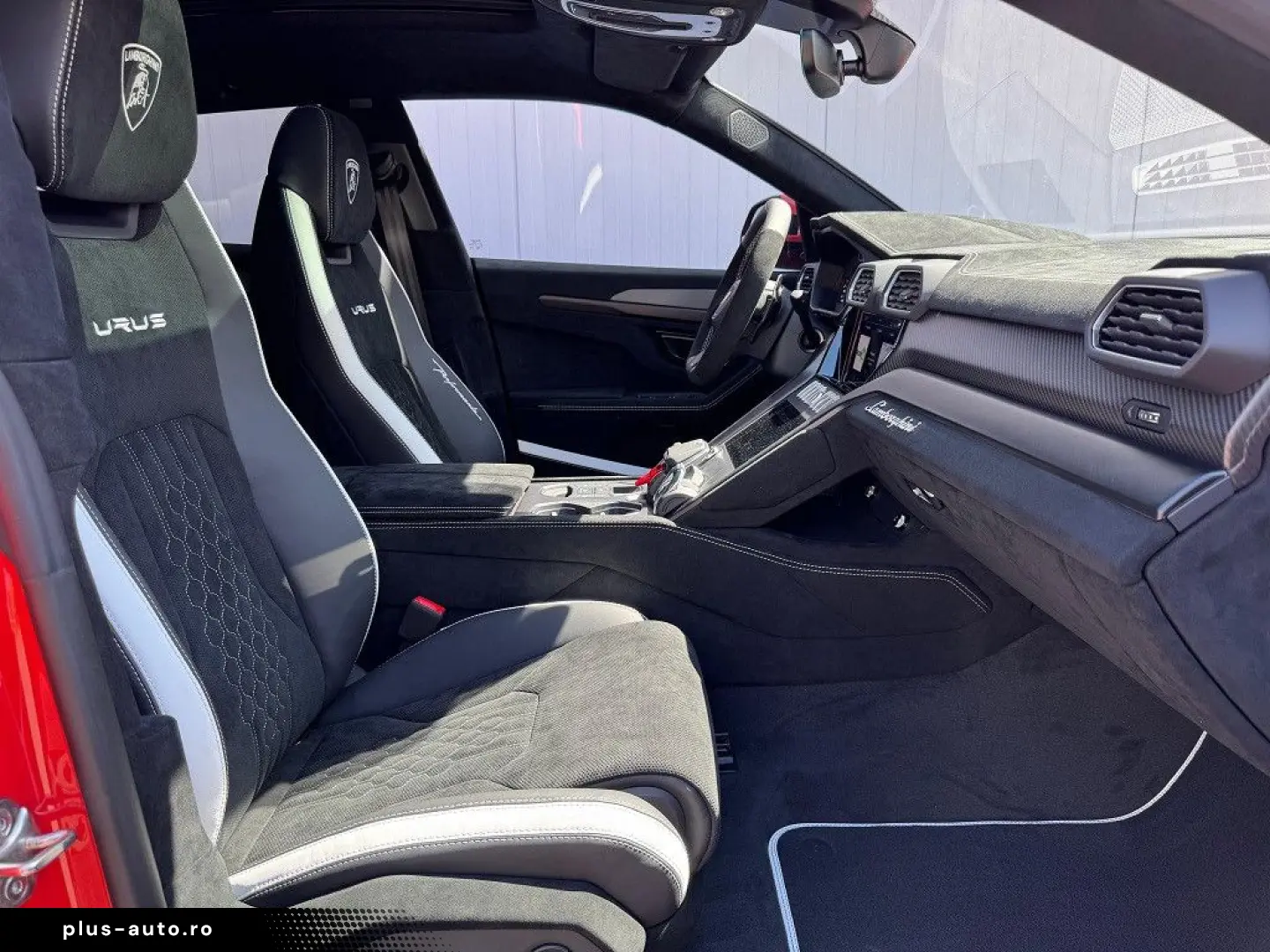 LAMBORGHINI Urus PERFORMANTE CARBON B&O MASSAGE PROD.2025