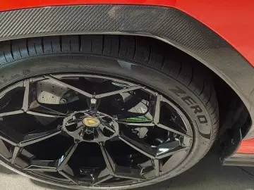 LAMBORGHINI Urus PERFORMANTE CARBON B&O MASSAGE PROD.2025