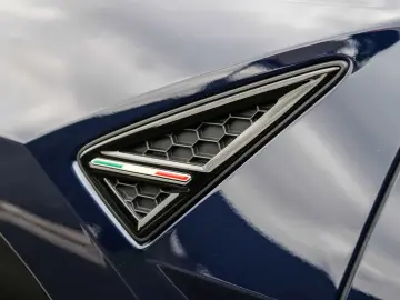 LAMBORGHINI Urus SE Blu Okeanos  Night VIsion