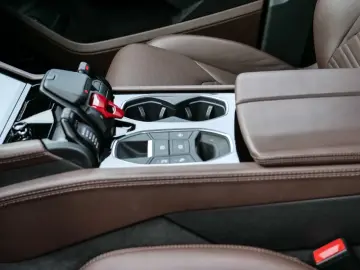 LAMBORGHINI Urus SE Blu Okeanos  Night VIsion