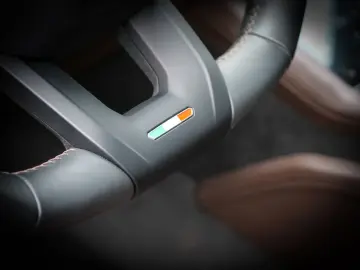 LAMBORGHINI Urus SE Blu Okeanos  Night VIsion