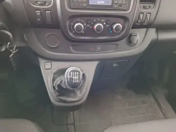 RENAULT TRAFIC 2.0 Blue dCi 120CP L1 Authentique