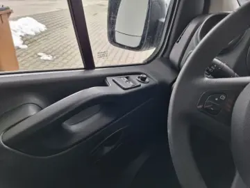 RENAULT TRAFIC 2.0 Blue dCi 120CP L1 Authentique