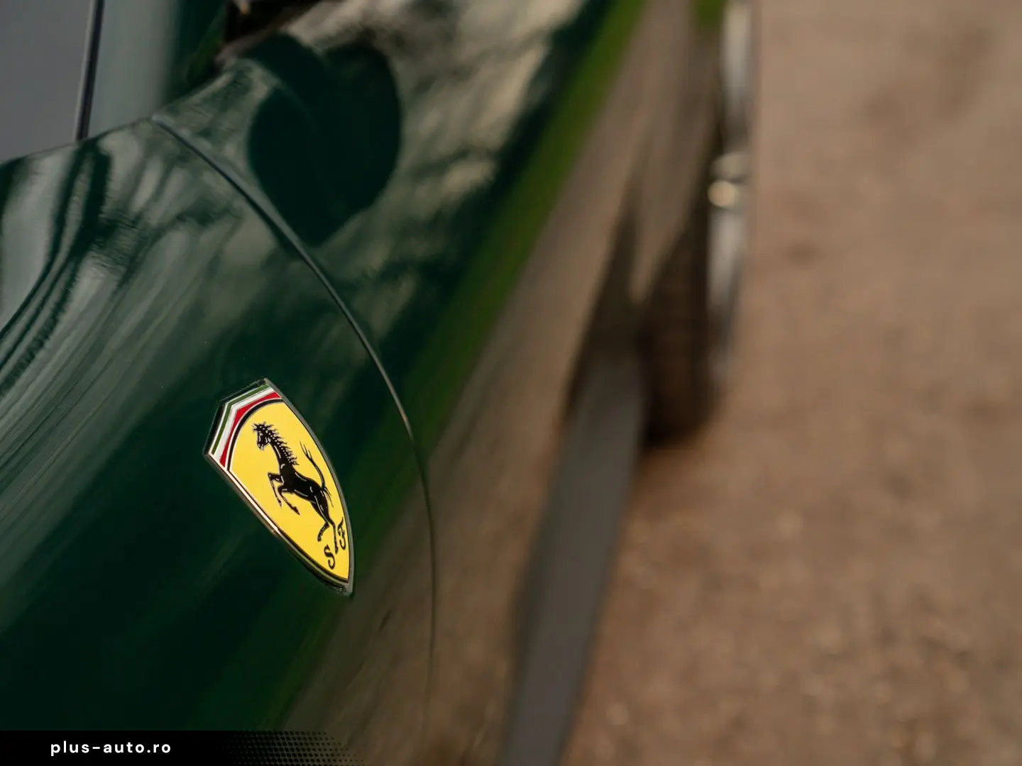 FERRARI Roma Spider 3.9 V8   Verde British   Pass. displ