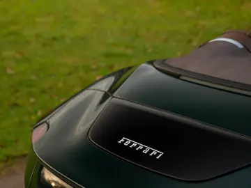 FERRARI Roma Spider 3.9 V8   Verde British   Pass. displ