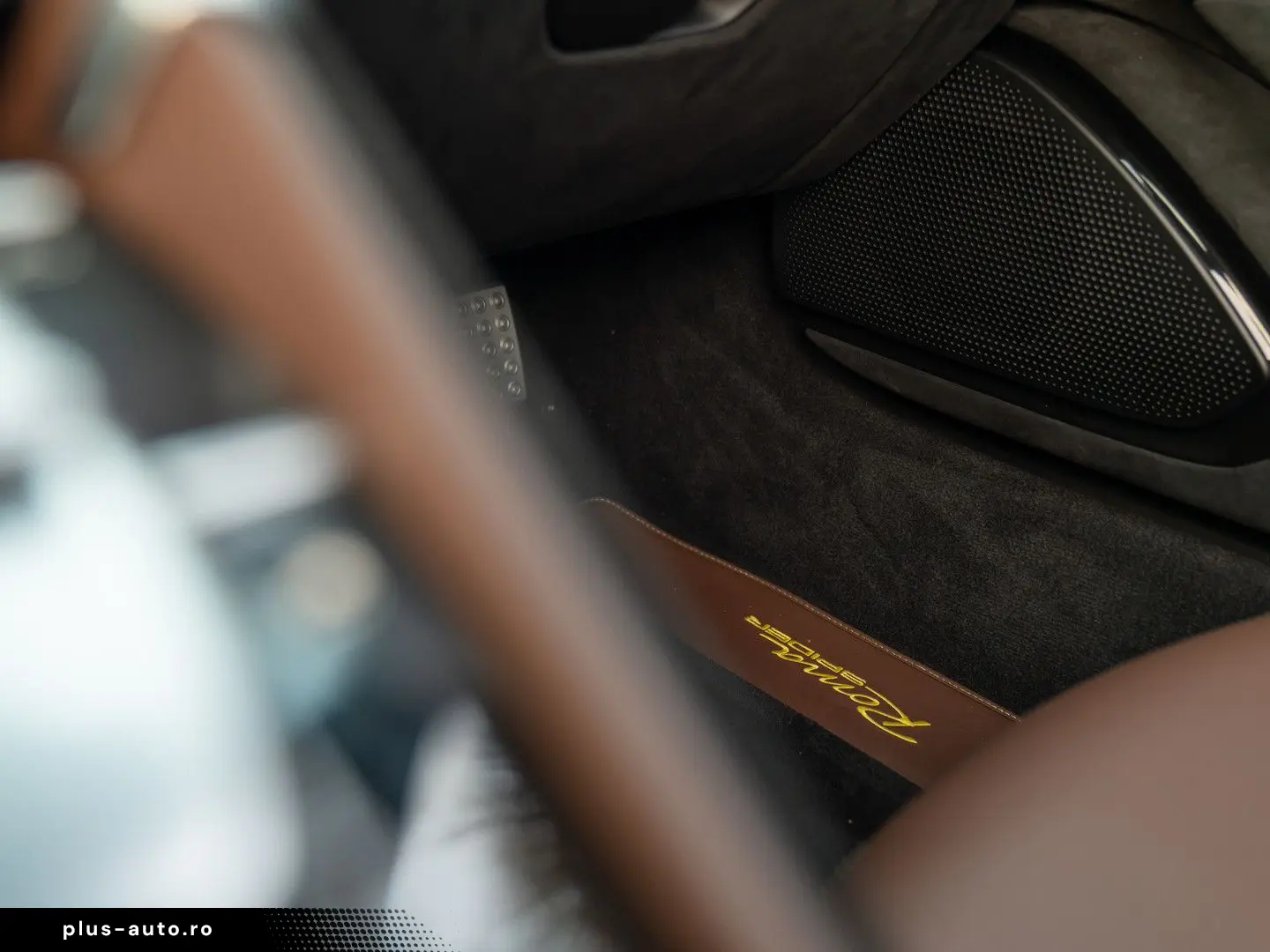 FERRARI Roma Spider 3.9 V8   Verde British   Pass. displ