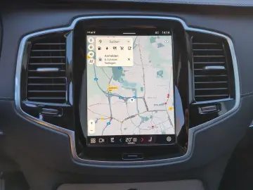 VOLVO XC90 T8 AWD Ultra Dark Standhzg HarmanK Panodach