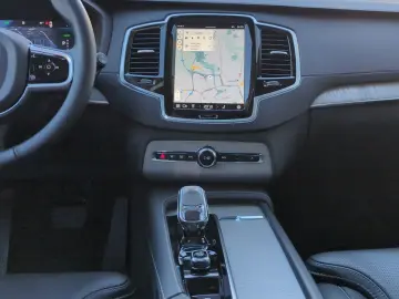 VOLVO XC90 T8 AWD Ultra Dark Standhzg HarmanK Panodach