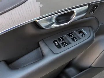 VOLVO XC90 T8 AWD Ultra Dark Standhzg HarmanK Panodach