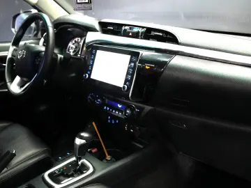 TOYOTA HILUX 2.4D DC AT EXECUTIVE