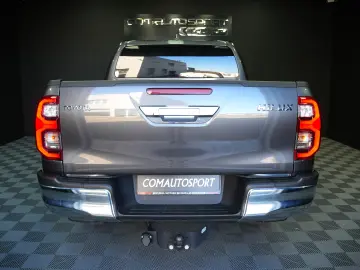 TOYOTA HILUX 2.4D DC AT EXECUTIVE