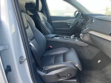 VOLVO XC90 T8 AWD Ultra Dark 7-SITZER SCHIEBEDACH EL.