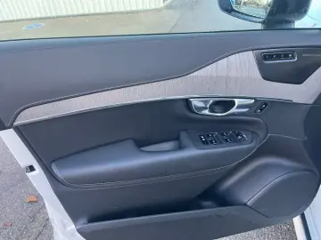 VOLVO XC90 T8 AWD Ultra Dark 7-SITZER SCHIEBEDACH EL.