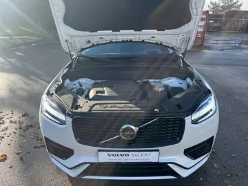 VOLVO XC90 T8 AWD Ultra Dark 7-SITZER SCHIEBEDACH EL.