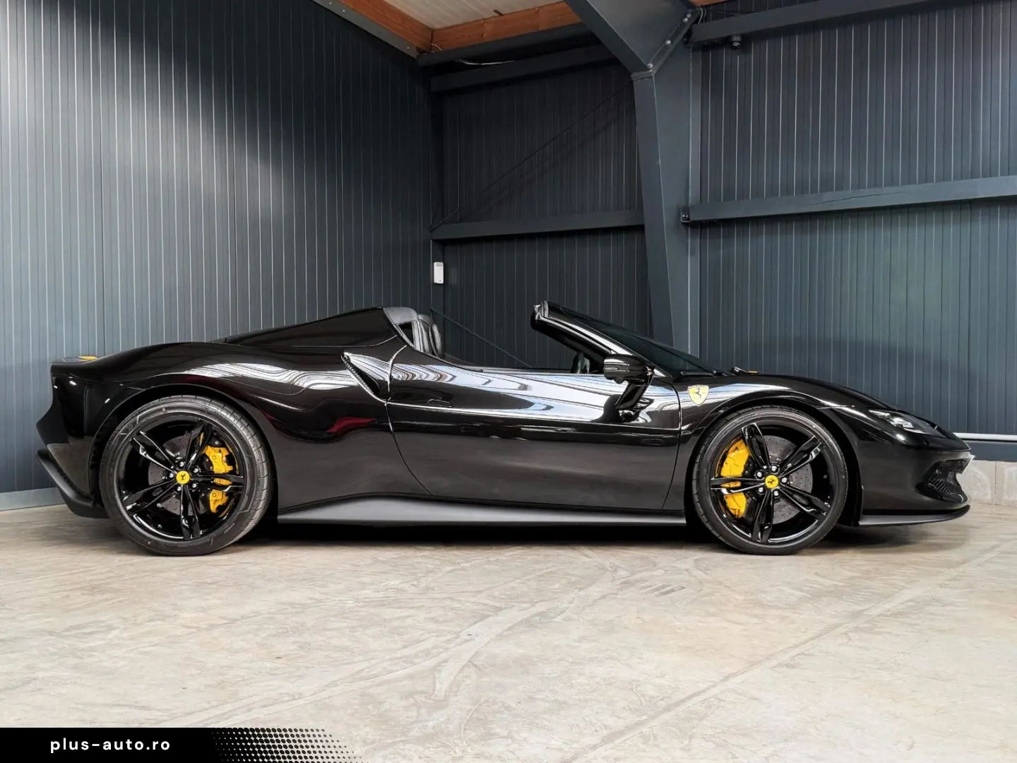 FERRARI 296 GTS   Nero Extracampione   Racing Seats