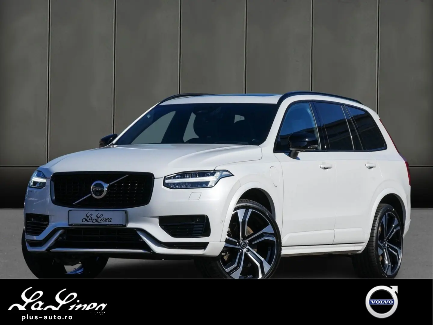 VOLVO XC90 T8 Ultra Dark B&W Pano