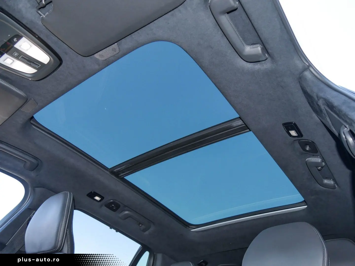 VOLVO XC90 T8 Ultra Dark B&W Pano