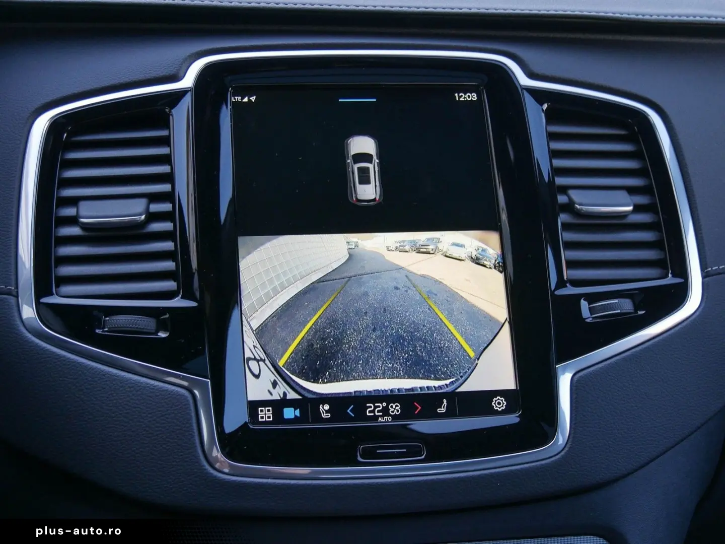 VOLVO XC90 T8 Ultra Dark B&W Pano