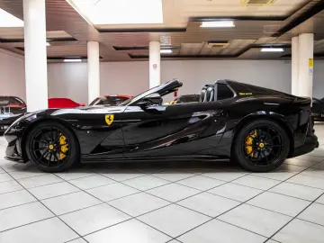 FERRARI 812 GTS - Painted Shields - Carbon - Led - VAT