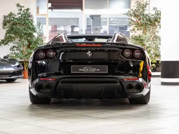 FERRARI 812 GTS - Painted Shields - Carbon - Led - VAT