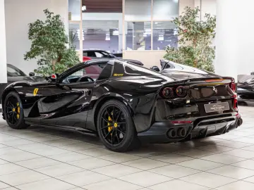 FERRARI 812 GTS - Painted Shields - Carbon - Led - VAT