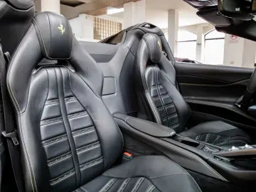 FERRARI 812 GTS - Painted Shields - Carbon - Led - VAT