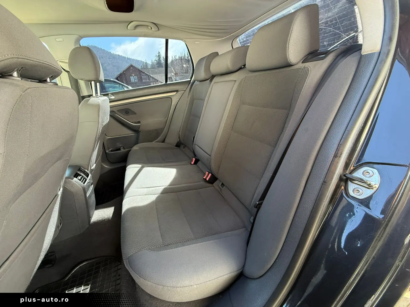 Volkswagen Golf 5 1.6 Mpi 102CP 2005 Inm RO