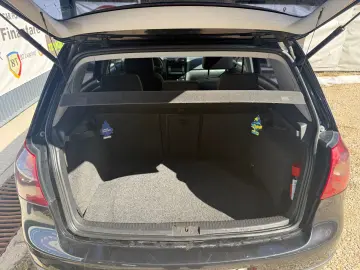 Volkswagen Golf 5 1.6 Mpi 102CP 2005 Inm RO