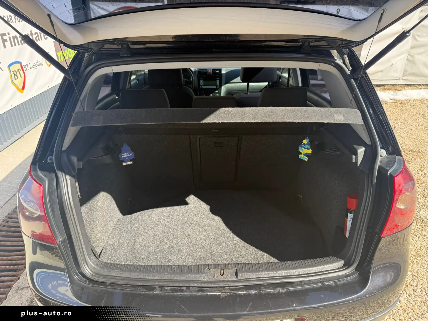 Volkswagen Golf 5 1.6 Mpi 102CP 2005 Inm RO