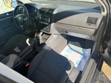 Volkswagen Golf 5 1.6 Mpi 102CP 2005 Inm RO