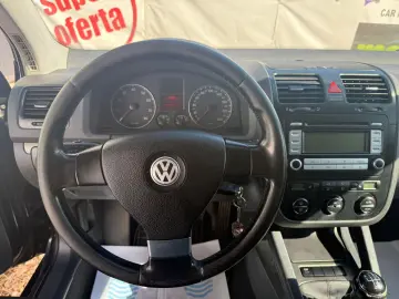 Volkswagen Golf 5 1.6 Mpi 102CP 2005 Inm RO