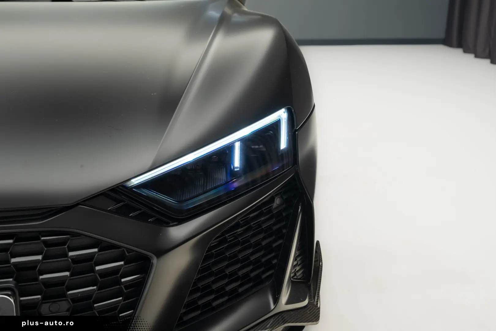 Audi R8 V10  Performance Quattro  Ceramic Brakes  Carbon Kit