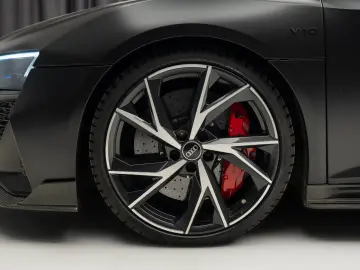 Audi R8 V10  Performance Quattro  Ceramic Brakes  Carbon Kit