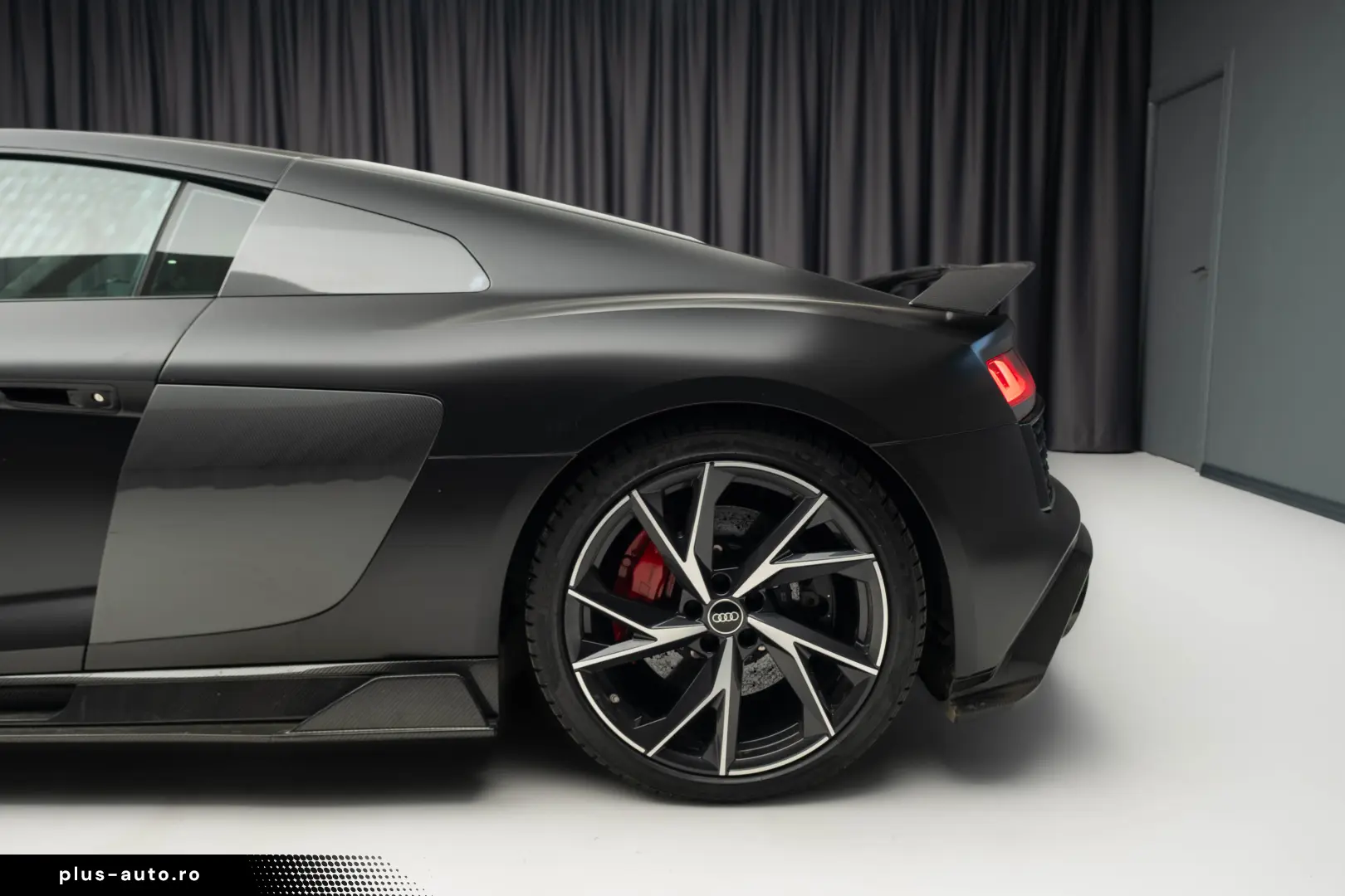 Audi R8 V10  Performance Quattro  Ceramic Brakes  Carbon Kit