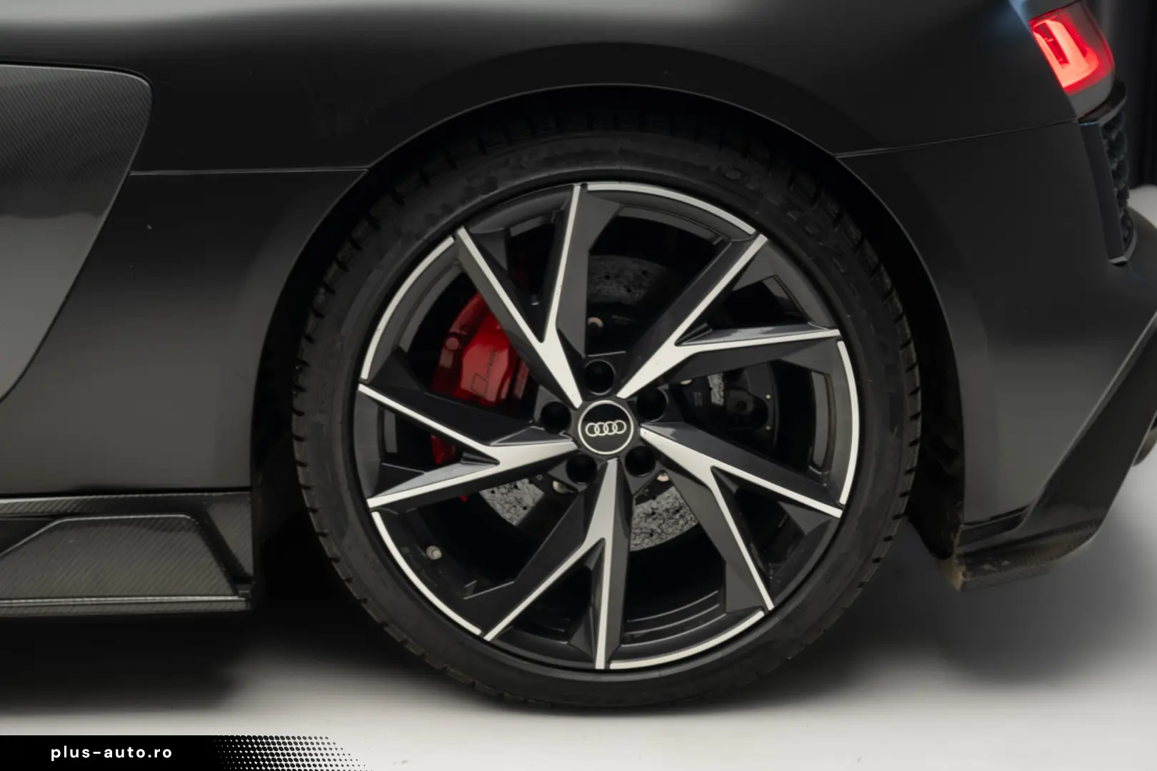 Audi R8 V10  Performance Quattro  Ceramic Brakes  Carbon Kit