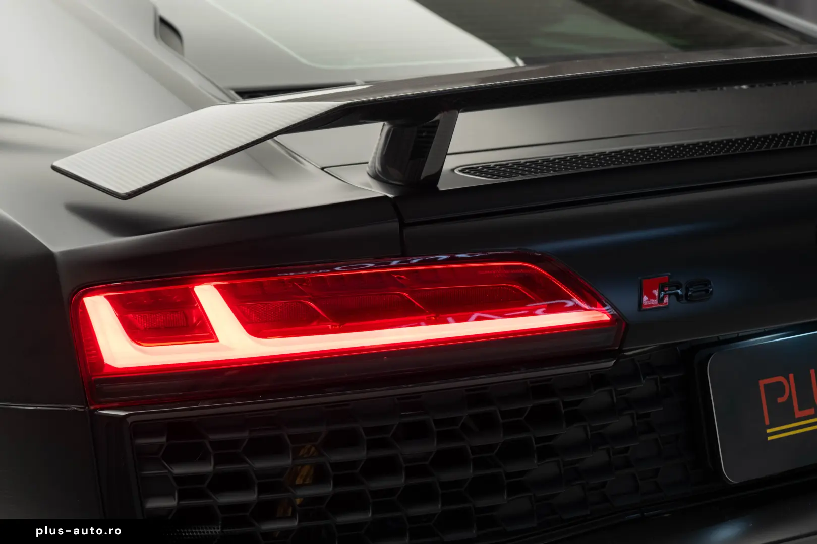 Audi R8 V10  Performance Quattro  Ceramic Brakes  Carbon Kit