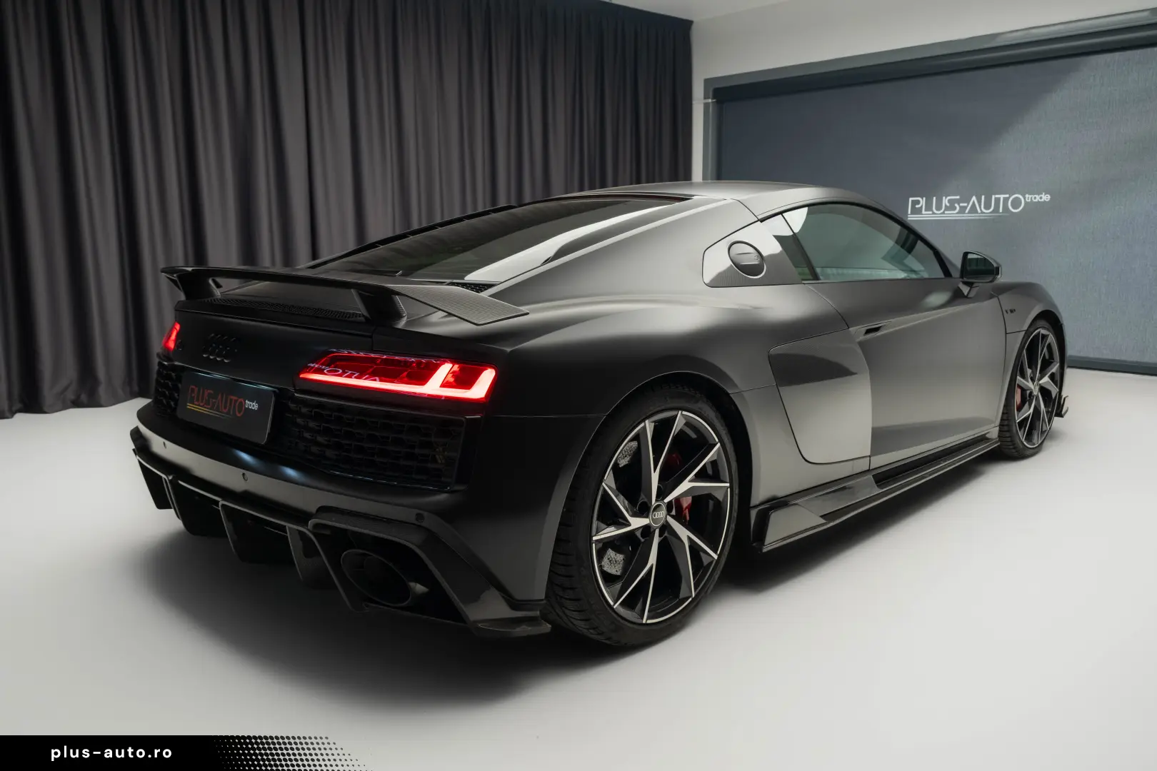 Audi R8 V10  Performance Quattro  Ceramic Brakes  Carbon Kit