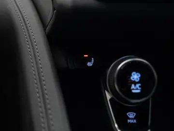 Audi R8 V10  Performance Quattro  Ceramic Brakes  Carbon Kit