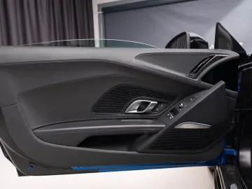 Audi R8 V10  Performance Quattro  Ceramic Brakes  Carbon Kit