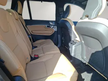 VOLVO XC90 T8 AWD Ultra Dark Plug-In Hybrid B&W