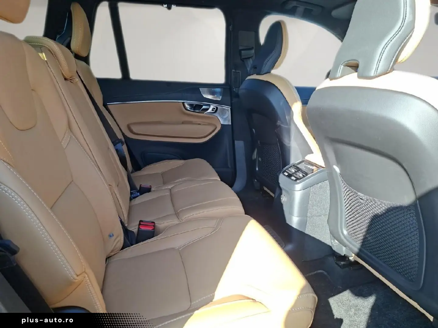 VOLVO XC90 T8 AWD Ultra Dark Plug-In Hybrid B&W