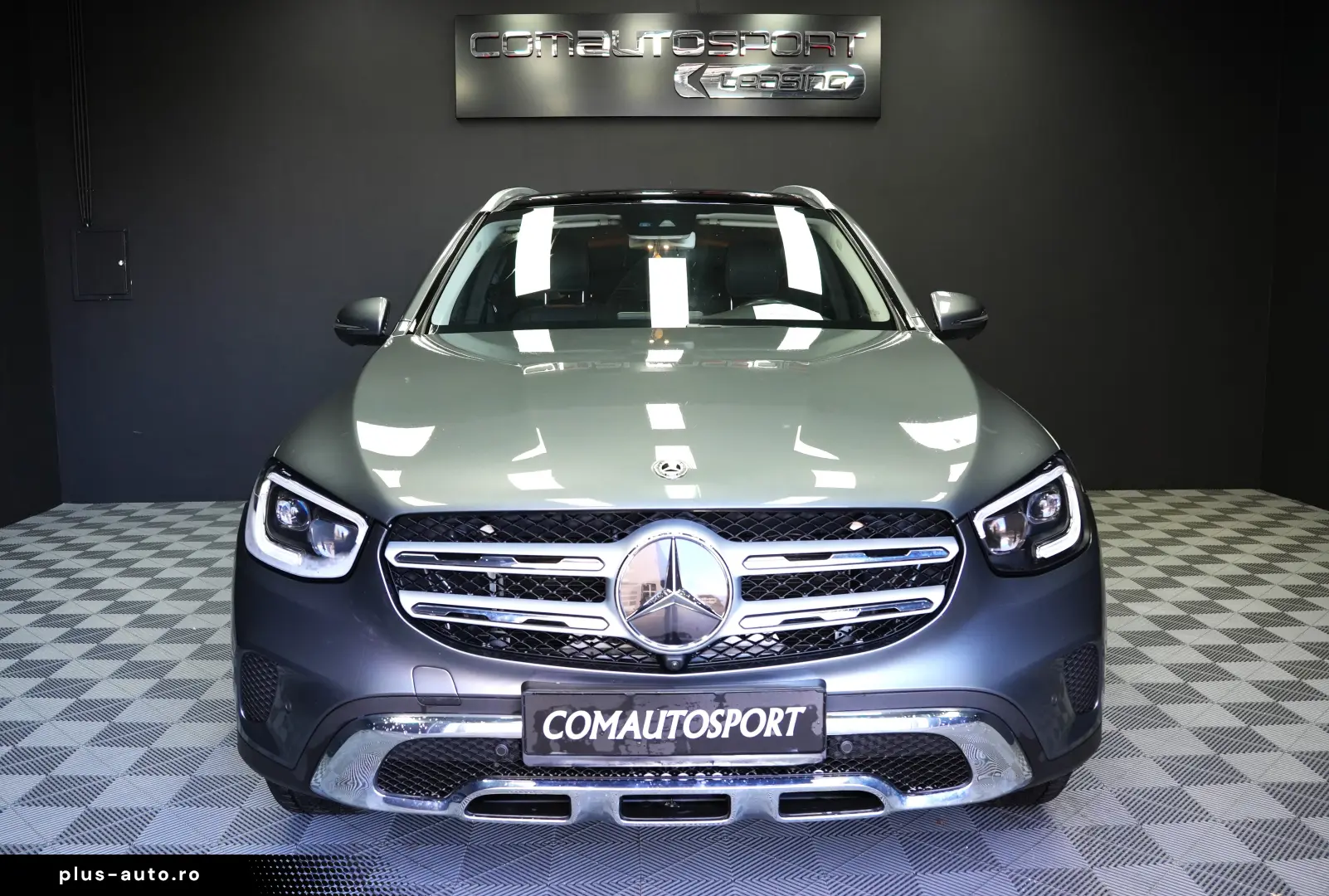 MERCEDES-BENZ GLC 300e AT 4MATIC