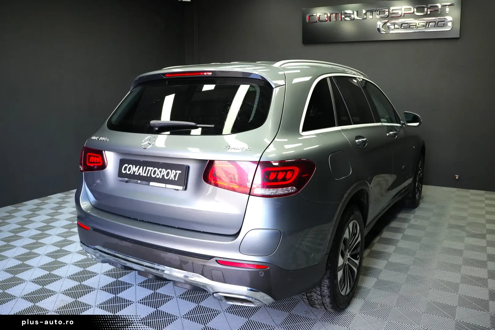 MERCEDES-BENZ GLC 300e AT 4MATIC