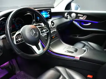 MERCEDES-BENZ GLC 300e AT 4MATIC