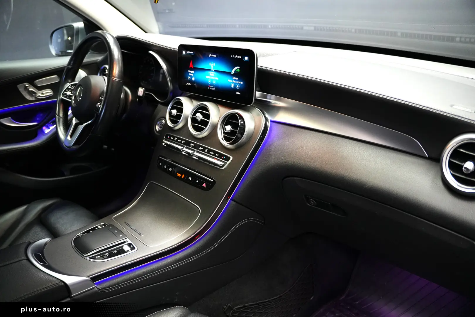 MERCEDES-BENZ GLC 300e AT 4MATIC